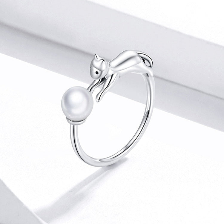 Cat Chasing Ball Pearl Shell 925 Sterling Silver Women's Ring - Promise Rings