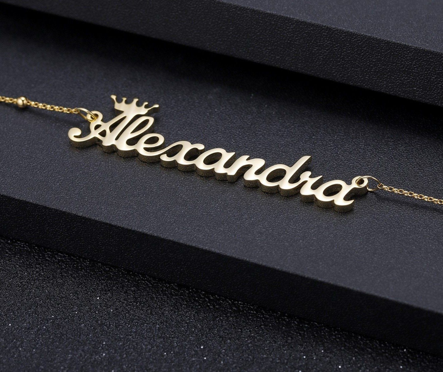Personalized Cursive Font Name Necklace With Crown (3 colors)